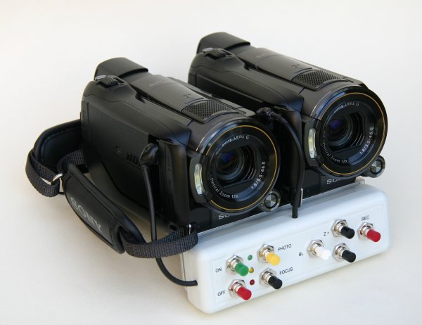 3D-Camcorder mit 12MPixel 3D-Foto-Shop